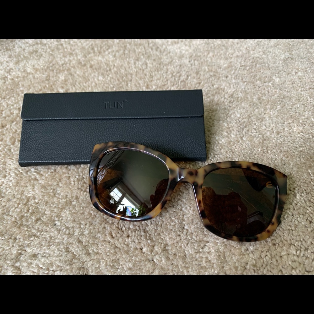 TIJN tortoise sunglasses